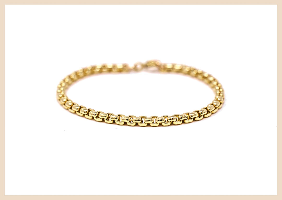 The Gold Box Chain Bracelet is perfect for everyday minimalistic wear. Based in Lexington, Kentucky